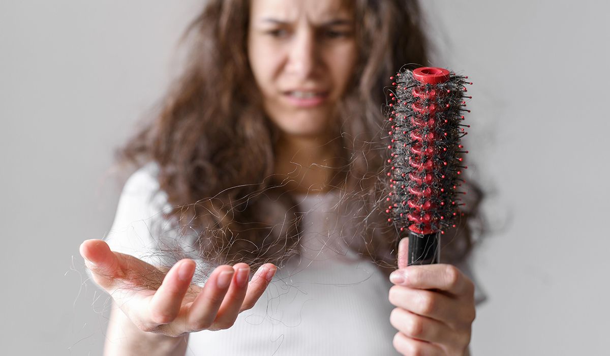 La caída del cabello en otoño: causas y cómo prevenirla